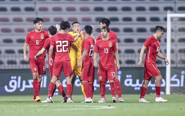 中国与新加坡足球比赛