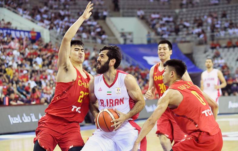中国男篮对伊朗男篮的比赛回放录像