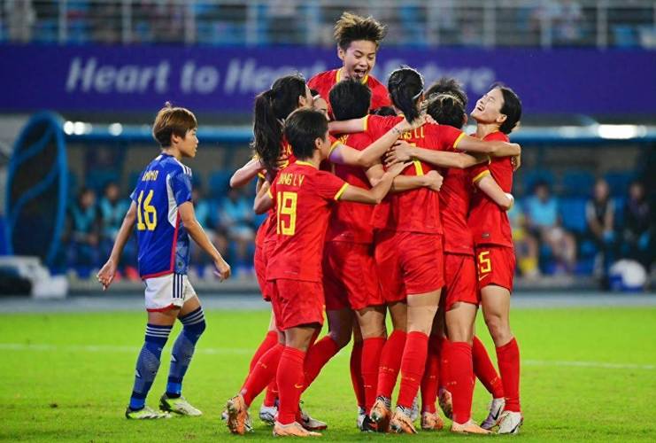中国vs朝鲜足球女足的相关图片