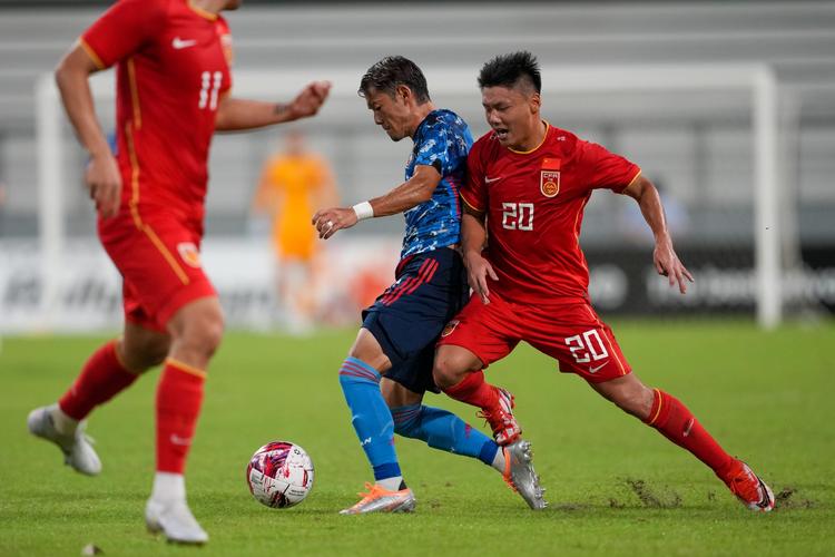 国足vs日本东亚杯第二轮的相关图片