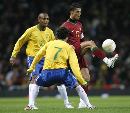 巴西vs葡萄牙2010的相关图片